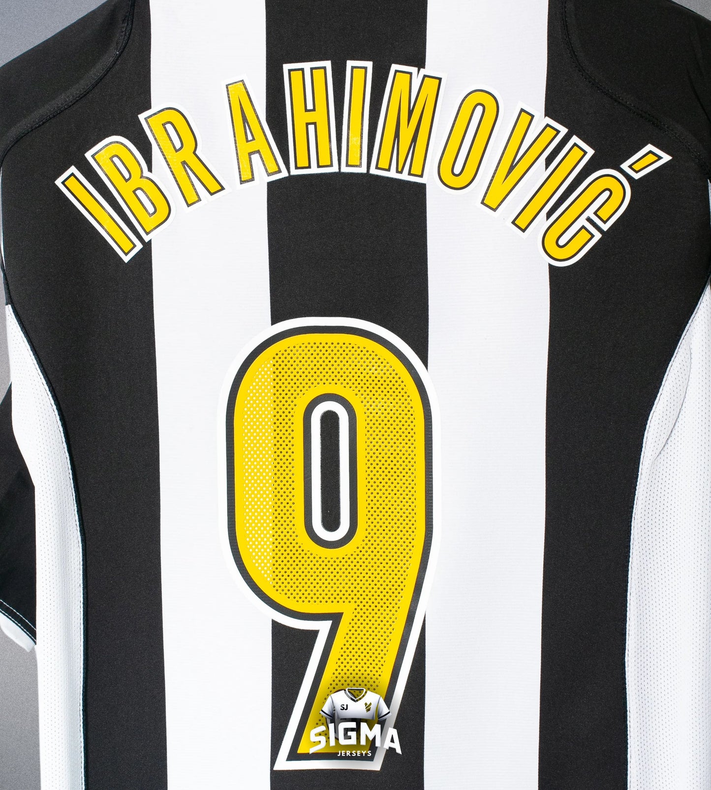 IBRAHIMOVIĆ #9, Juventus Local 2004/05