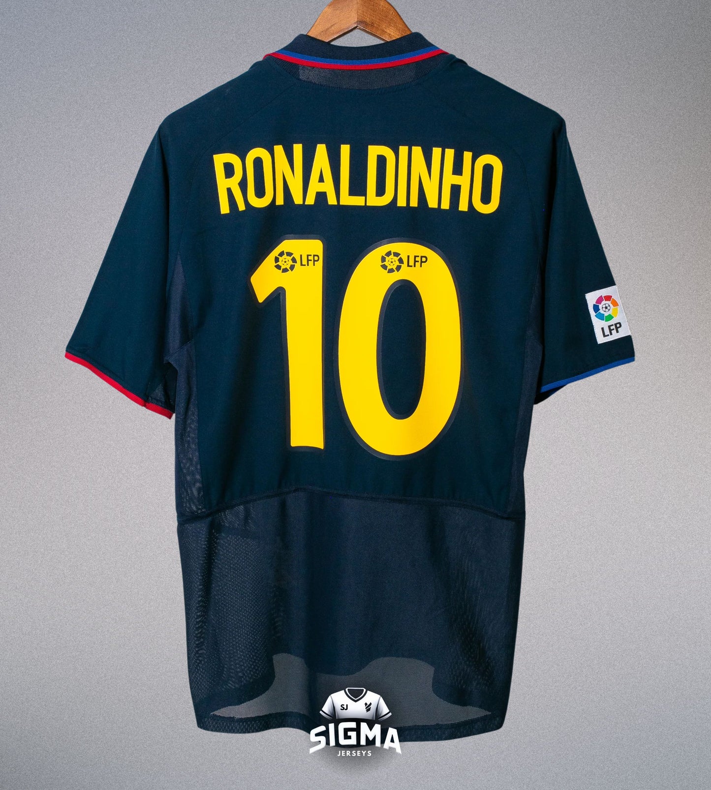 RONALDINHO #10, Barcelona Tercera 2002/03