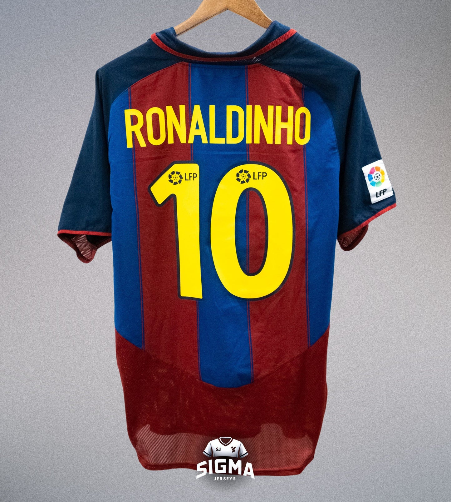 RONALDINHO #10, Barcelona Local 2003/04