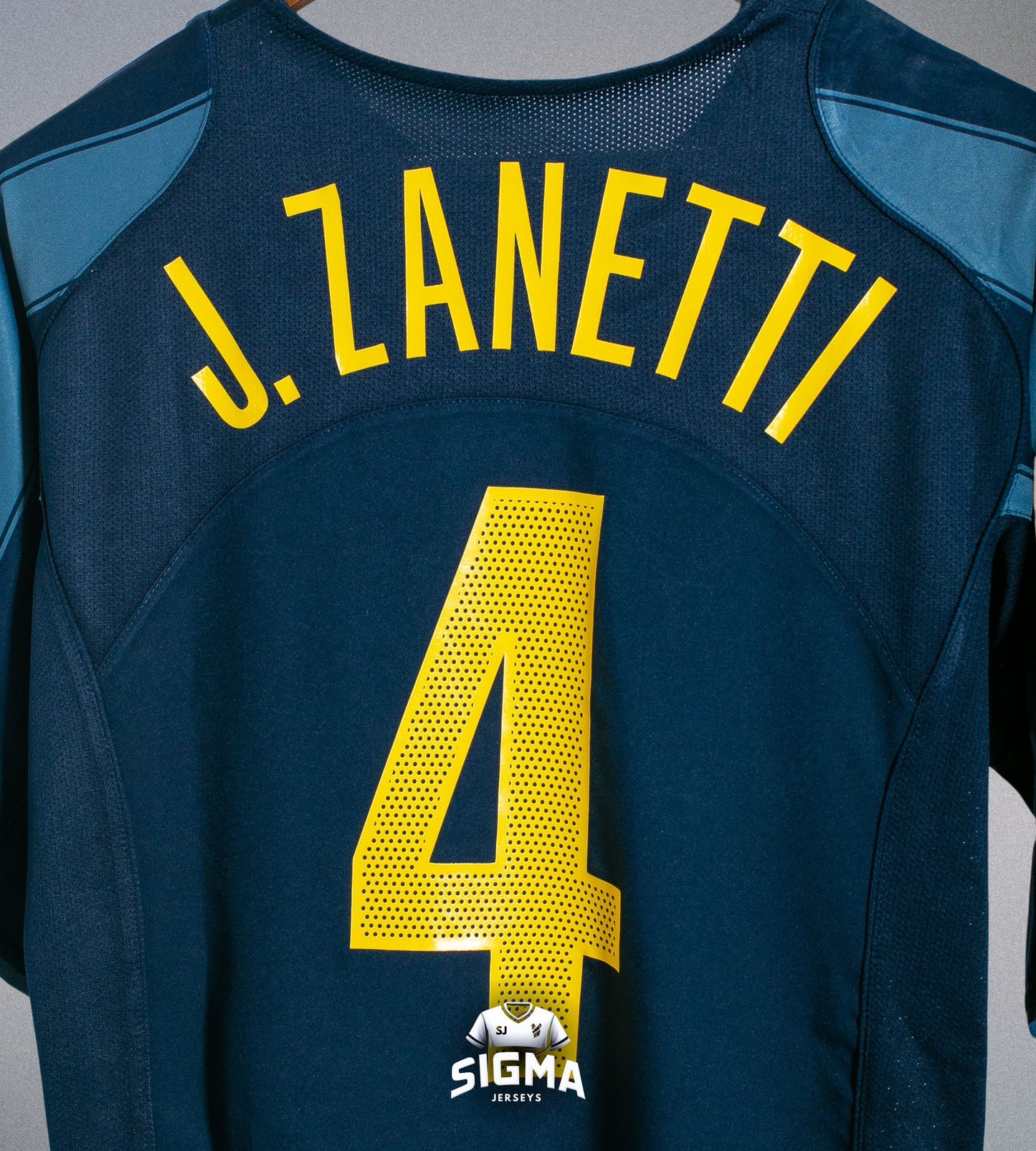 J. ZANETTI #4, Inter Milan Visitante 2004/05