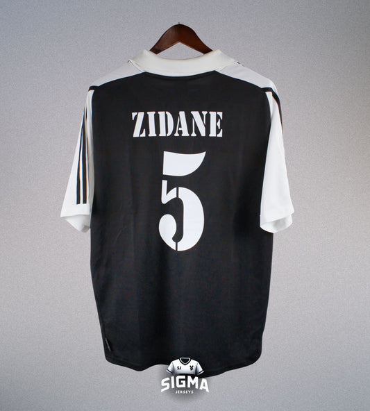 ZIDANE #5, Real Madrid Visitante 2001/02